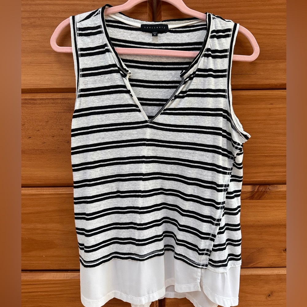 Women’s tunic… linen blend. Perfect condition.
